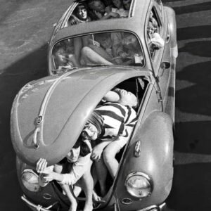 Teenagers Cramming Into A Vw Beetle 1